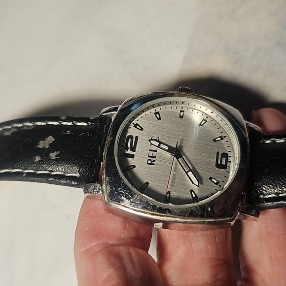 Micheal Kors and Relic Wristwatch Bundle. - Picture 5 of 8